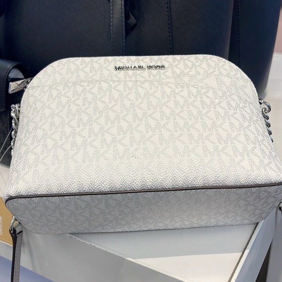 Michael Kors Jet Set Travel Medium Signature Logo Dome Crossbody Satchel Bag
NWT - Picture 5 of 16